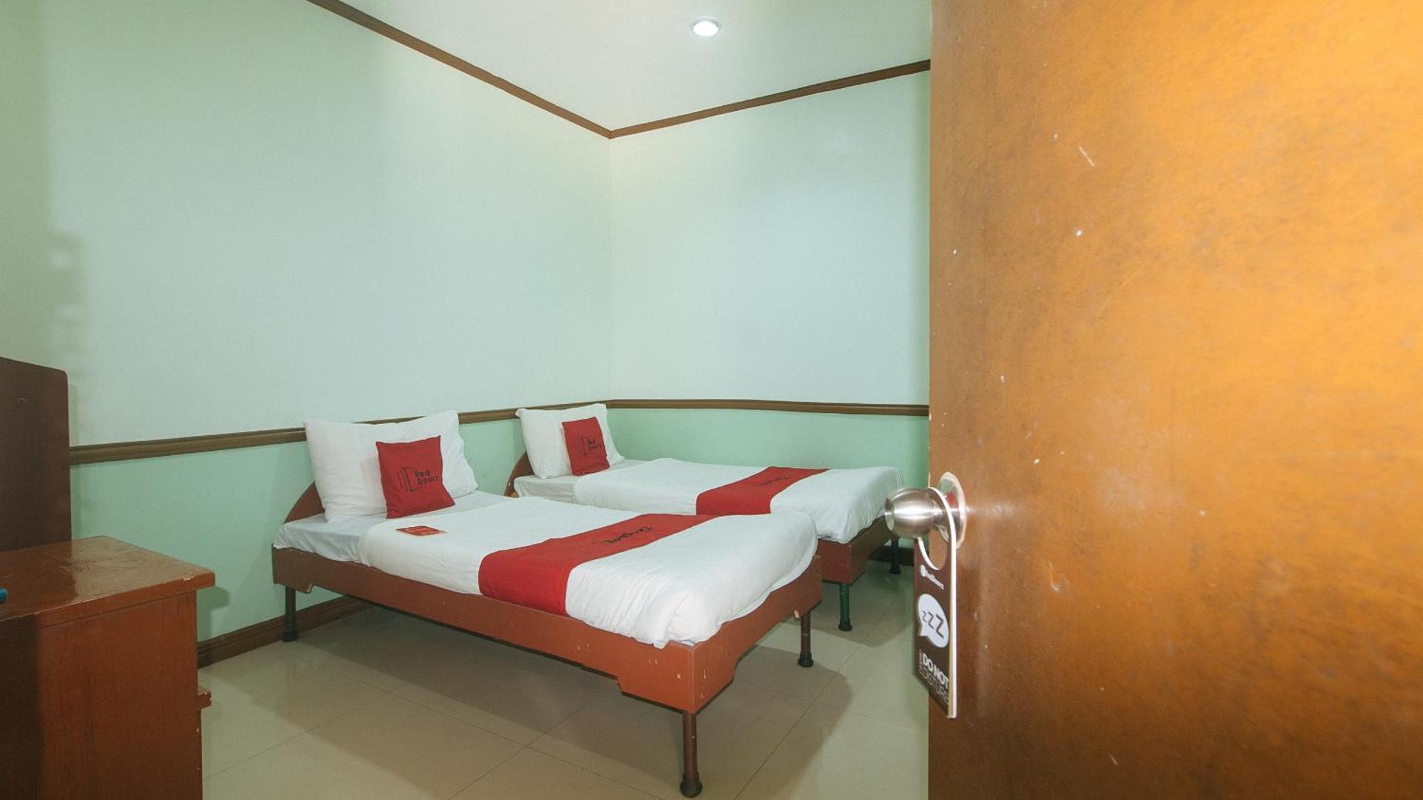 Reddoorz At Maanyag Pension House Mandaue Cebú Exterior foto