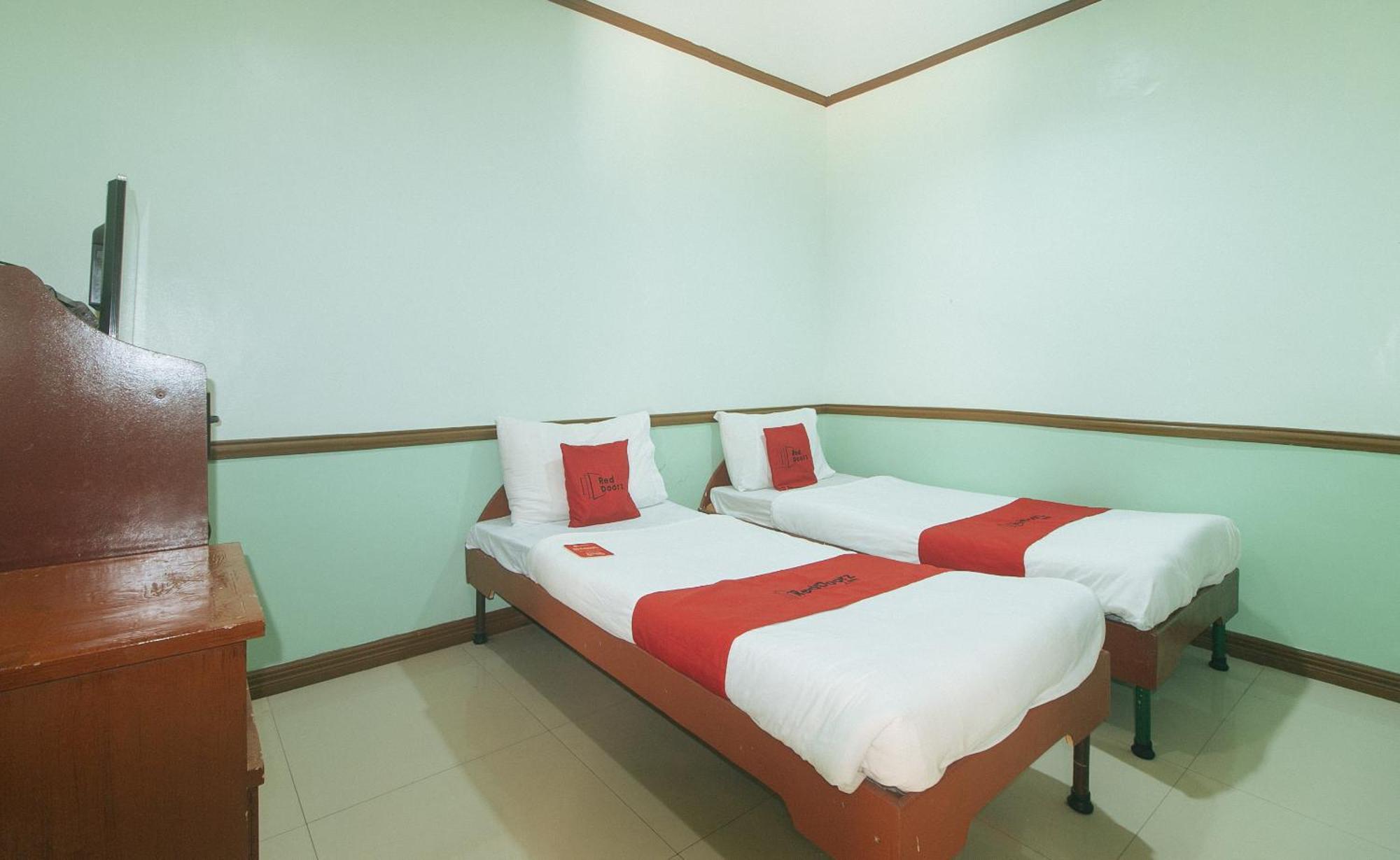Reddoorz At Maanyag Pension House Mandaue Cebú Exterior foto