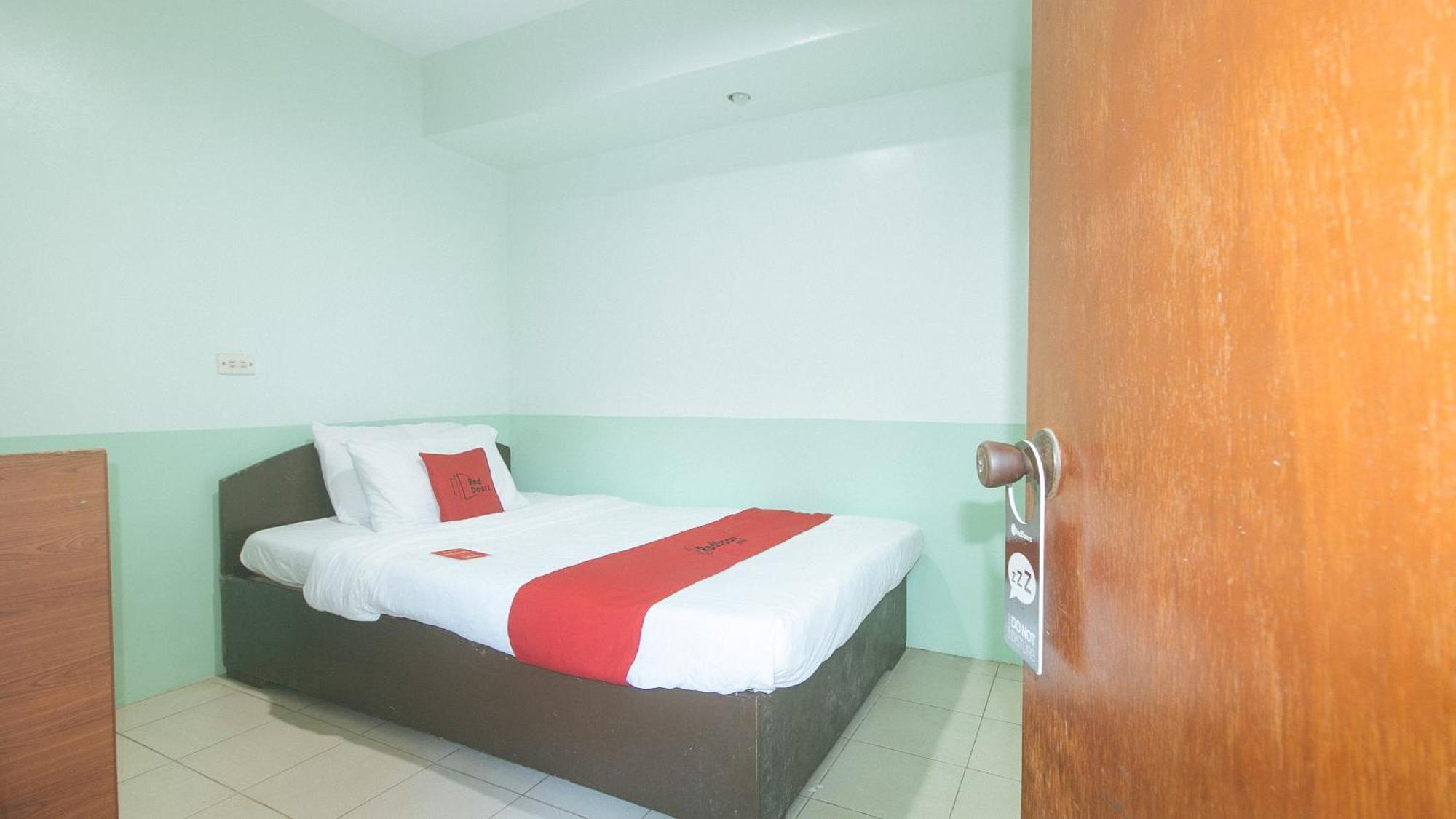 Reddoorz At Maanyag Pension House Mandaue Cebú Exterior foto