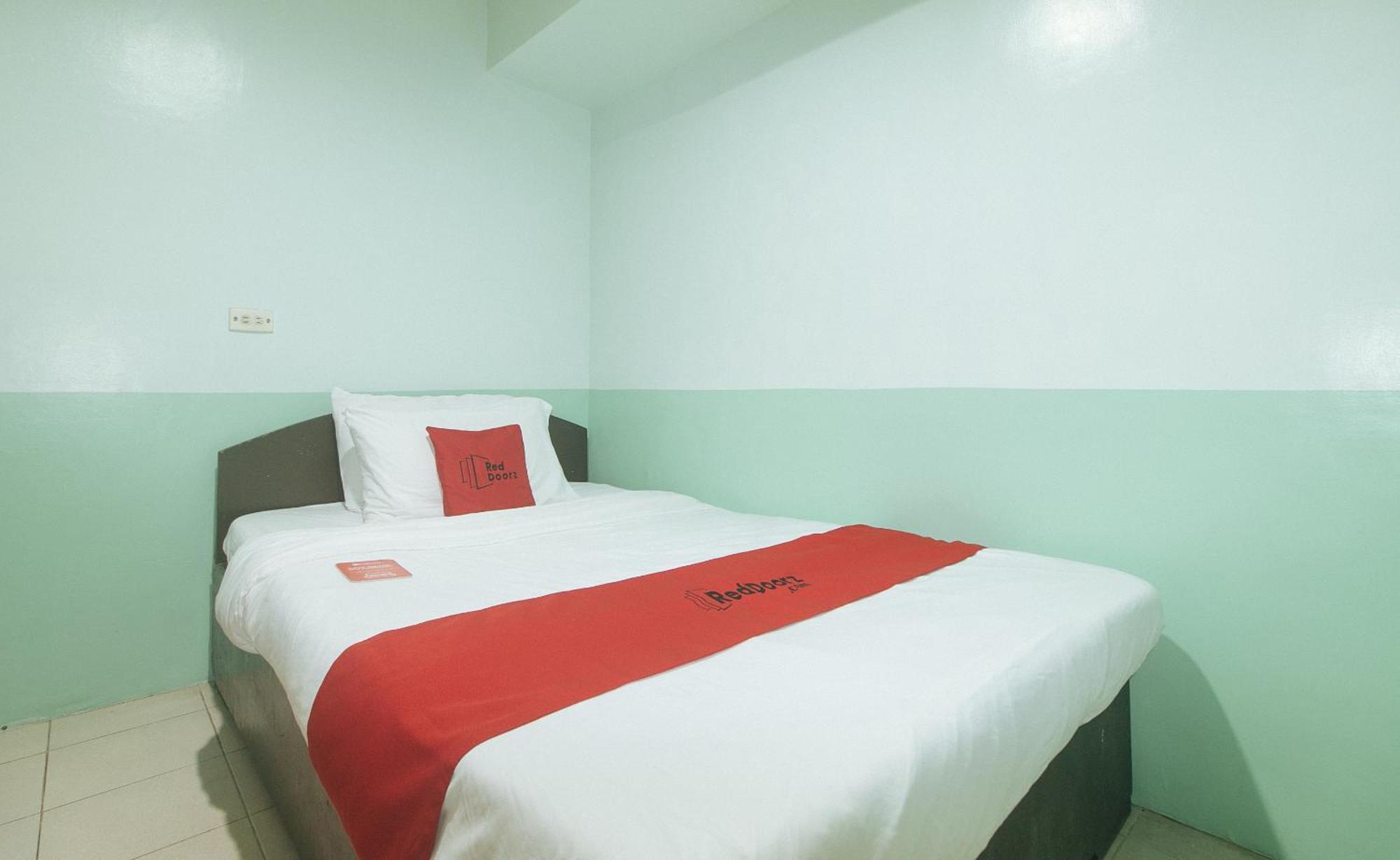 Reddoorz At Maanyag Pension House Mandaue Cebú Exterior foto