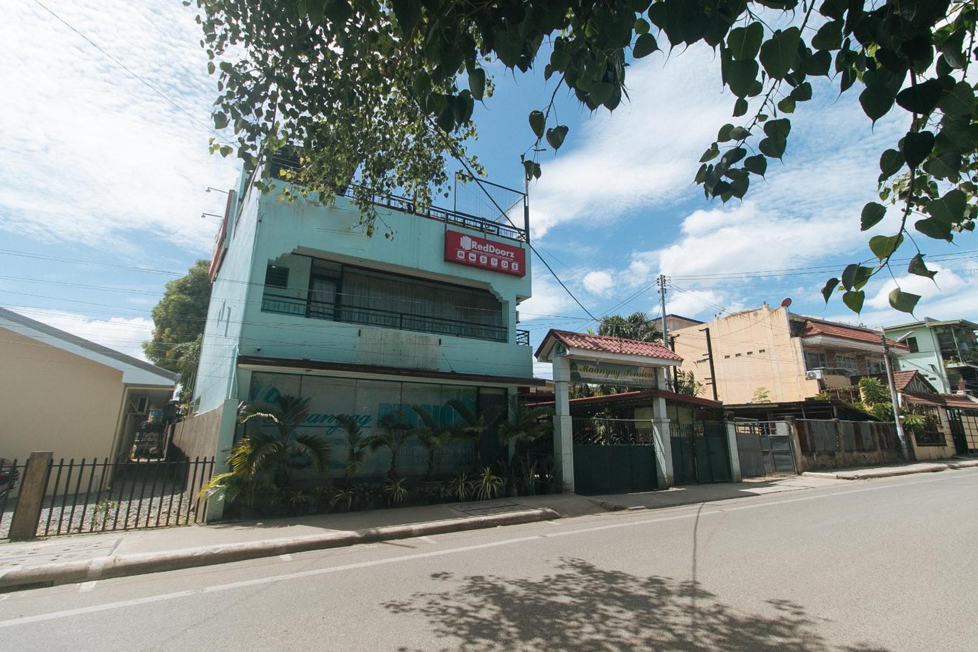 Reddoorz At Maanyag Pension House Mandaue Cebú Exterior foto
